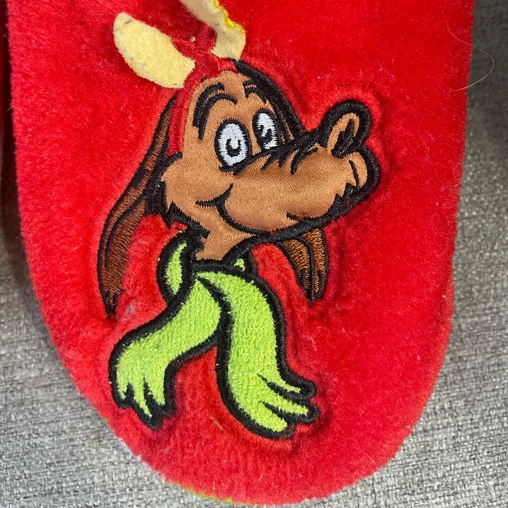 The Grinch Kids Red Slippers With Max the Dog size Youth  13-1